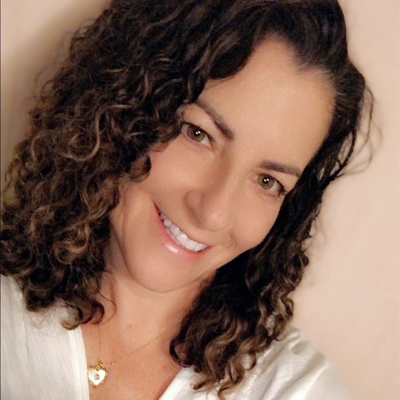 Meet your Posher, Beth - Picture 1 of 1